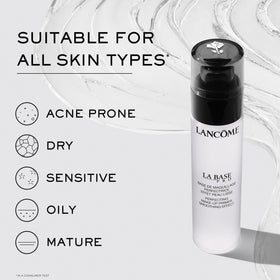 Lancôme label close-up showing Elasto‑Smooth technology information benefit