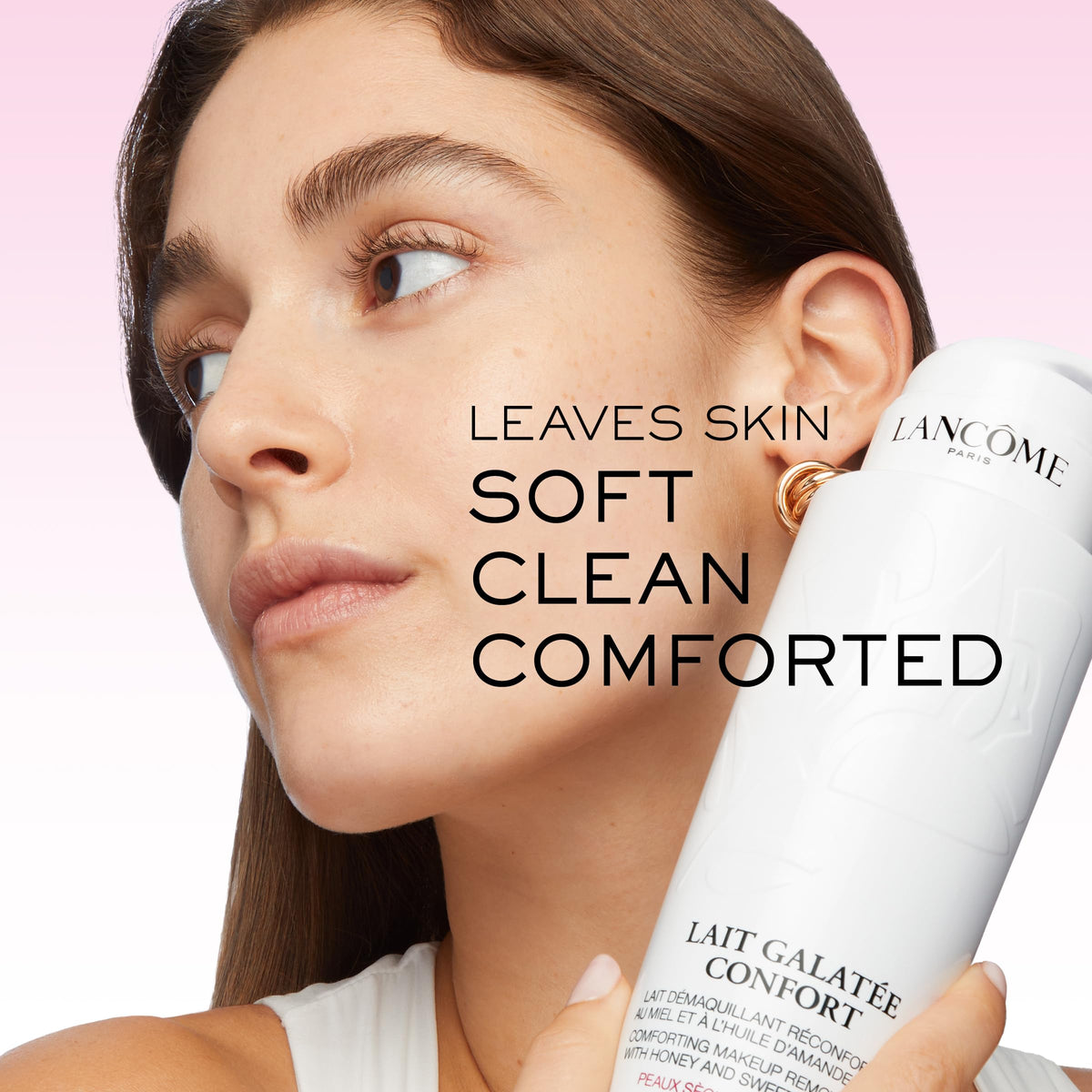 Lancôme cleanser applied on hand demonstrating makeup-melt action and gentle removal