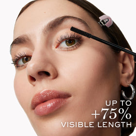 Lancôme Lash Idôle applied on model eyes delivering fluttery extension look benefit