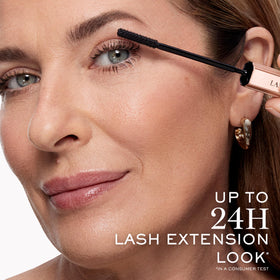 Lancôme Lash Idôle open tube with brush inserted showing even product load benefit