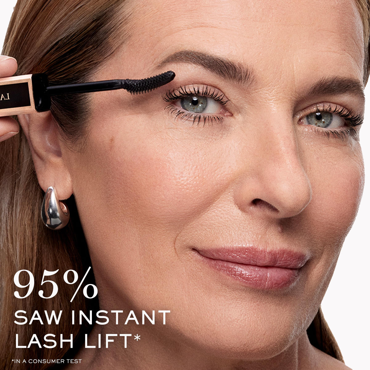 Lancôme mascara beside Bi-Facil remover illustrating easy, gentle makeup removal