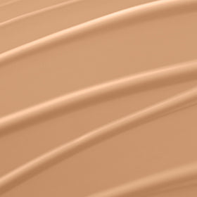 Lancôme pump and cap detail highlighting dosing and hygienic dispensing benefit