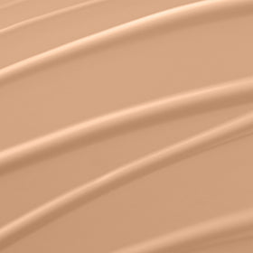 Lancôme Renergie Lift Makeup pump dispense close-up demonstrating easy, mess-free application and controlled dosing