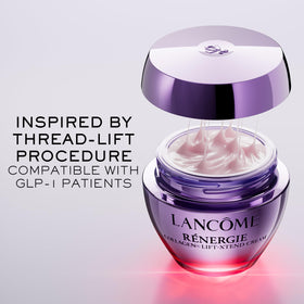 Lancôme jar top view revealing cream surface and easy scoop benefit of smooth application