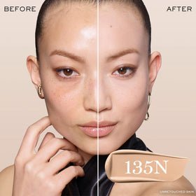 Lancôme foundation texture swirl on palette showing blendable consistency and smooth finish
