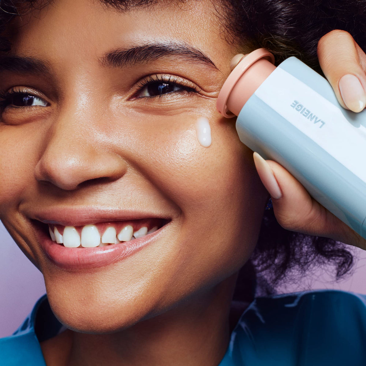 LANEIGE lifestyle on bathroom counter suggesting daily routine hydration