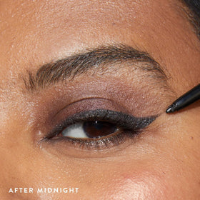 LAURA GELLER NEW YORK creamy texture gliding on skin for controlled application