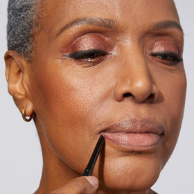 LAURA GELLER NEW YORK lifestyle portrait demonstrating natural look