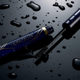 LAURA GELLER NEW YORK brush close-up highlighting soft bristles for lift and no clumps