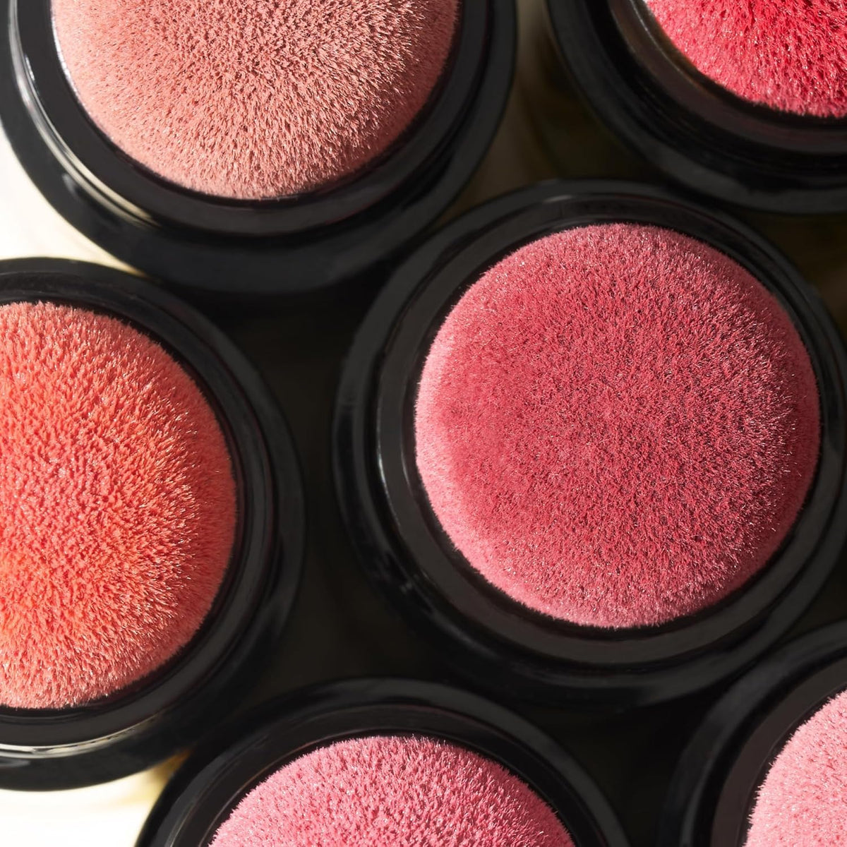 LAURA GELLER NEW YORK in a makeup bag for everyday portable beauty