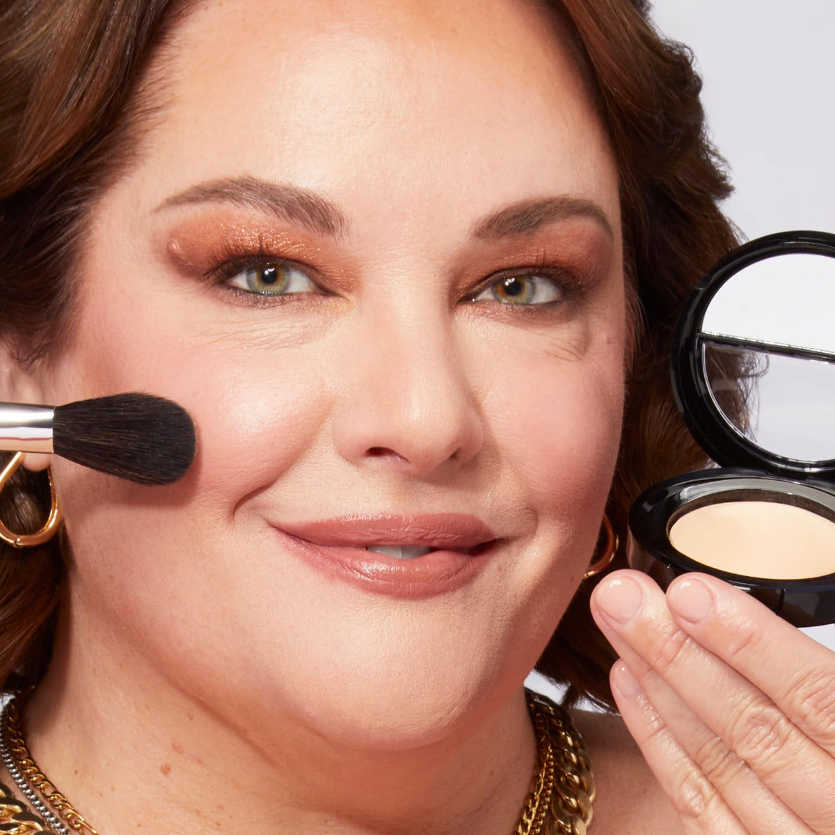 LAURA GELLER NEW YORK close-up of baked dome texture for smooth blendability