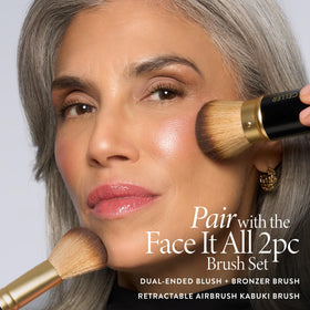LAURA GELLER NEW YORK highlighter pan reflecting soft glow for instant luminosity