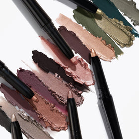 LAURA GELLER NEW YORK application on eyelid, showing easy swipe-and-blend convenience