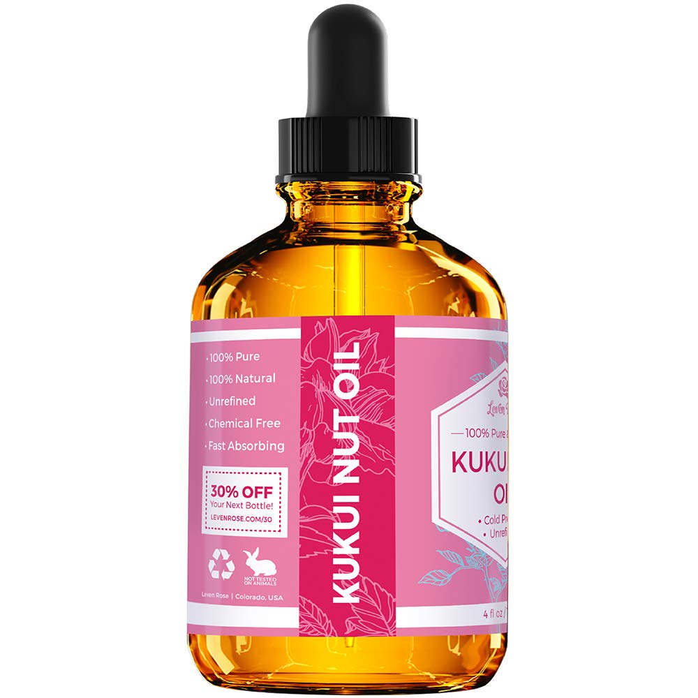 Leven Rose oil texture poured on hand illustrating lightweight absorbency