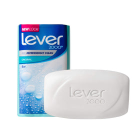 Lever 2000 bar close-up lather demonstrating rich foam and effective cleaning action