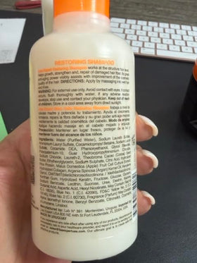 Liss Expert Professional close-up on hair fiber sheen showing strengthened strands
