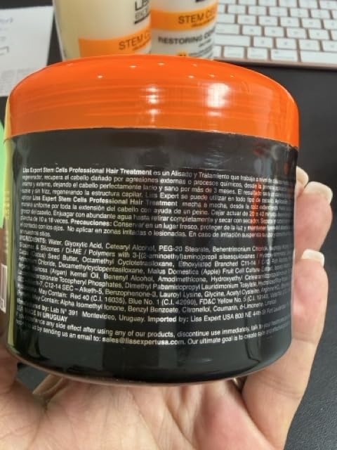 Liss Expert Professional shampoo and conditioner pair for daily frizz control