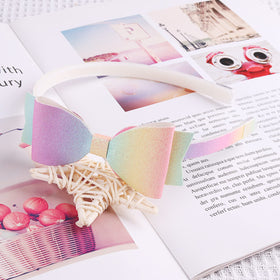 Lizioo child wearing glitter headband illustrating comfortable fit and playful style