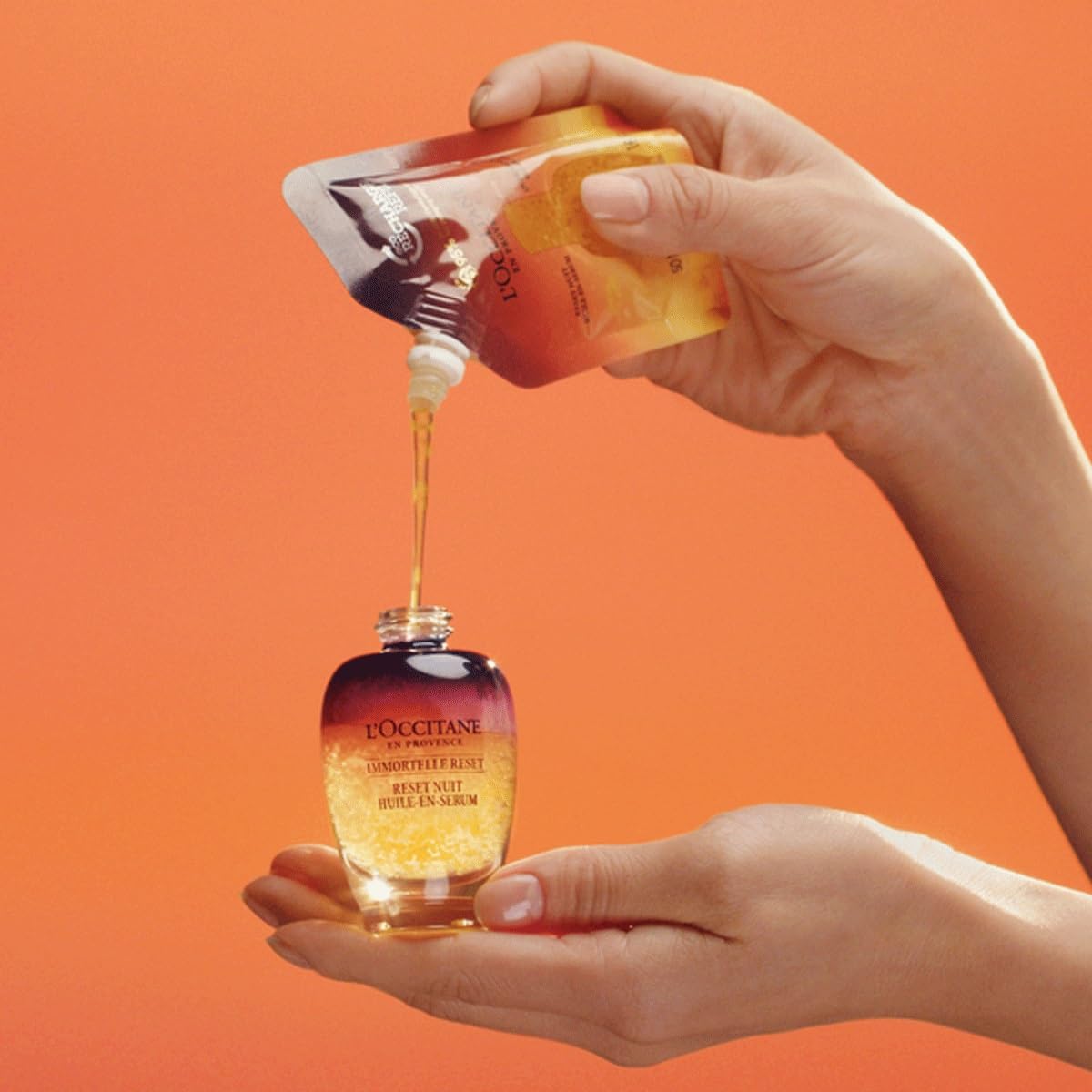 L'OCCITANE close-up of golden bubble texture delivering antioxidants
