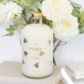 LOLLIA foam texture close-up showing creamy bubbles and gentle skin feel