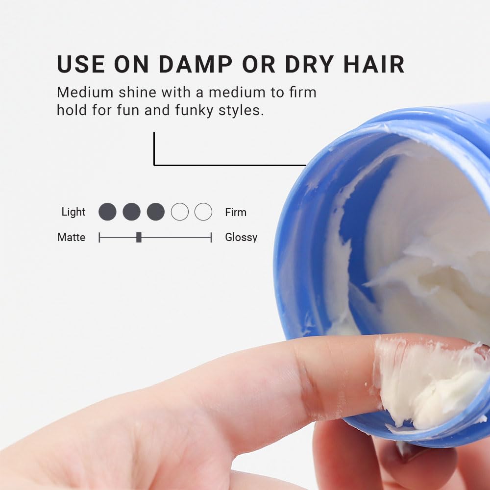 Loma fiber putty in hand application demonstrating easy warming and even spread