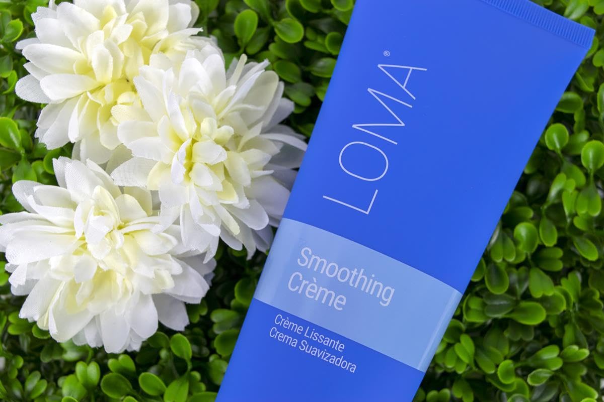 Loma smoothing crème in hand application for even distribution benefit