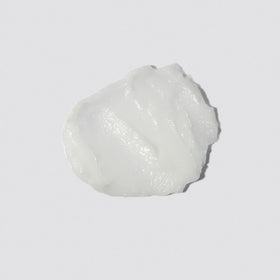 Loma smoothing crème texture close-up highlighting creamy lightweight formula benefit