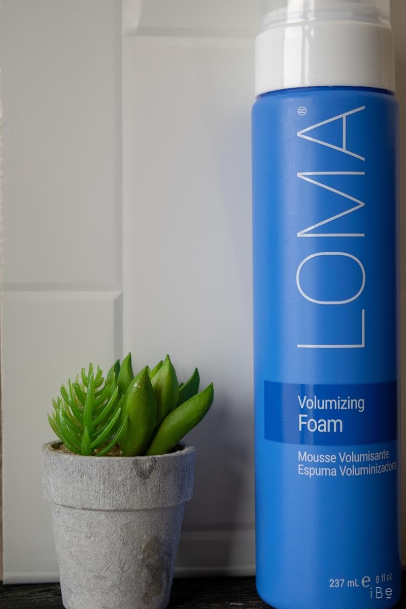 LOMA foam pump dispense close-up demonstrating controlled application and easy portioning benefit