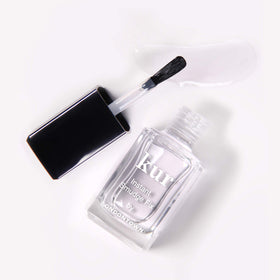LONDONTOWN brush applicator detail delivering controlled strokes and precise correction