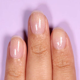 LONDONTOWN brush close-up with shimmering top coat texture for smooth glossy application
