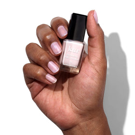 LONDONTOWN Gel Genius top coat bottle close-up showing glossy finish