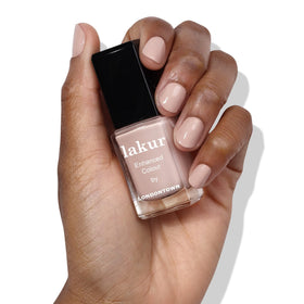 LONDONTOWN brush stroke close-up demonstrating smooth, even application benefit