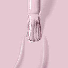 LONDONTOWN pro-contour brush applying streak-free polish for smooth coverage