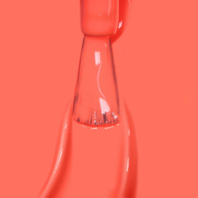 LONDONTOWN lakur in a summer manicure lifestyle scene conveying bold color confidence