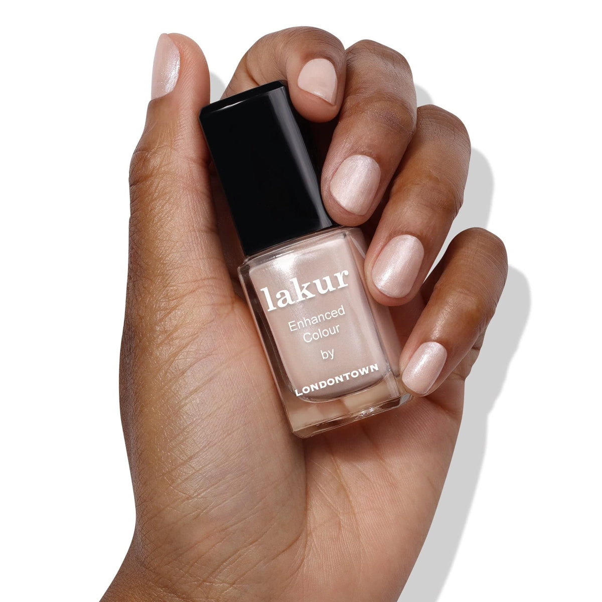 Close-up pearl finish texture of LONDONTOWN Lakur showing luminous shine