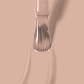 LONDONTOWN pro-contour brush applying polish for precise, streak-free lines
