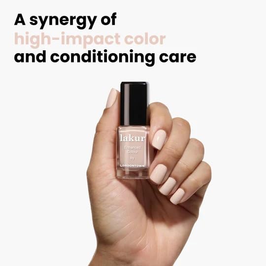 LONDONTOWN Lakur linen shade swatch demonstrating smooth, even nude coverage