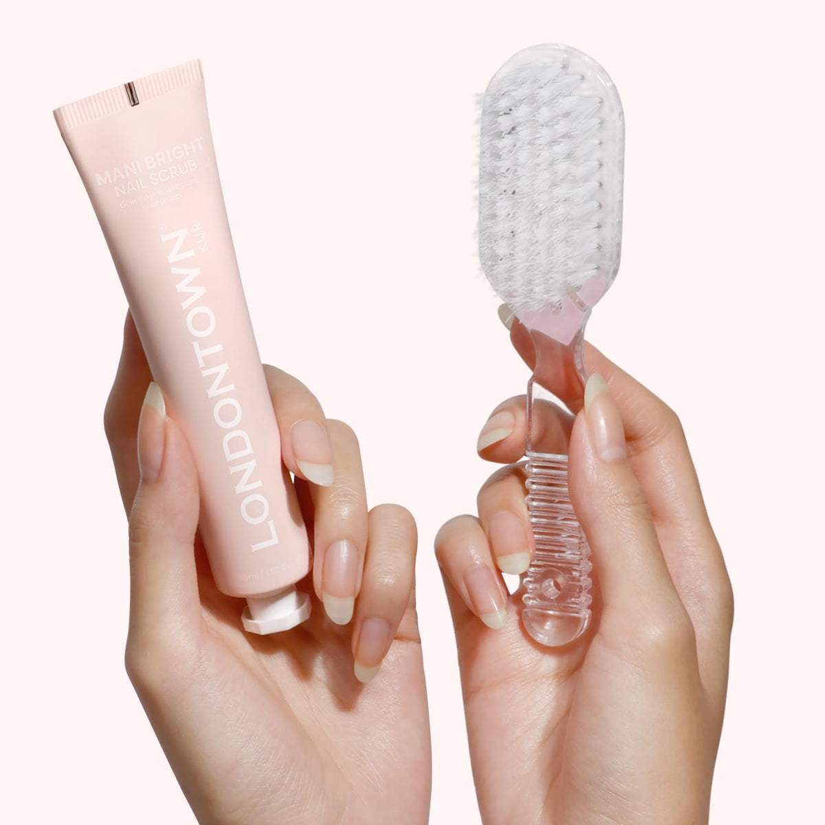 LONDONTOWN ingredient arrangement emphasizing mild brightening actives