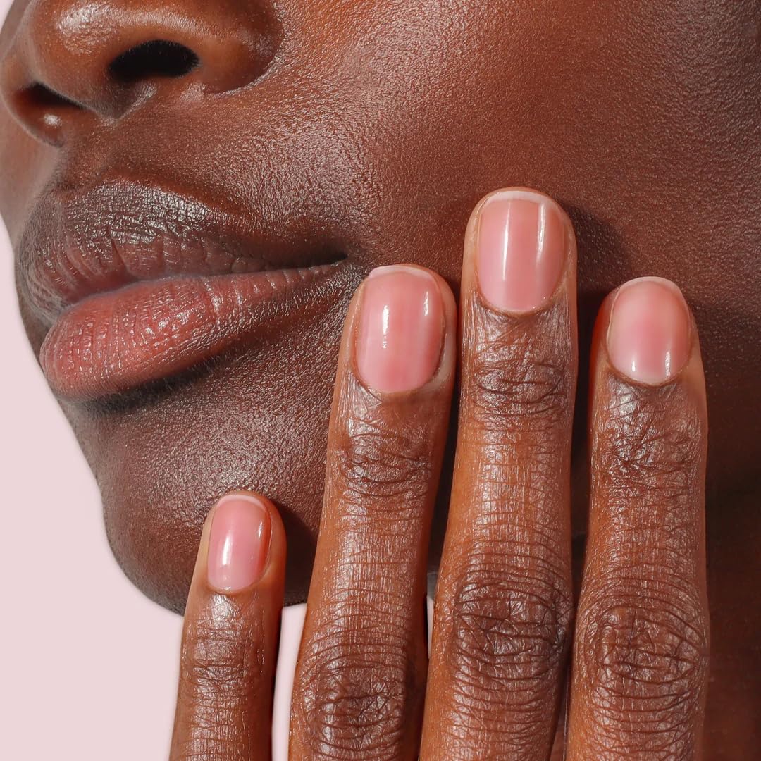 LONDONTOWN label detail focused on ingredients and strengthening benefit