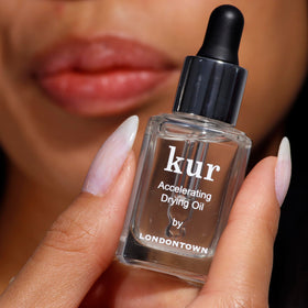 LONDONTOWN oil sheen close-up showing glossy finish and nourishing texture