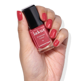 LONDONTOWN lacquer surface close-up highlighting glossy, high-impact shine