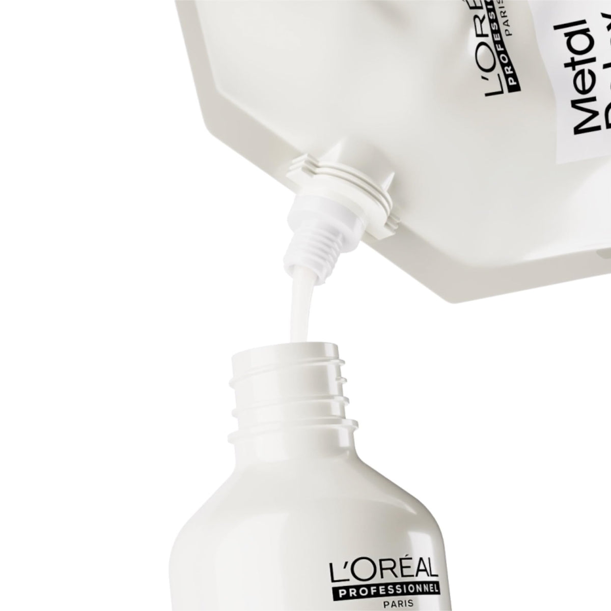 L'Oréal Professionnel Paris pouch beside a bottle for size and refill comparison benefit