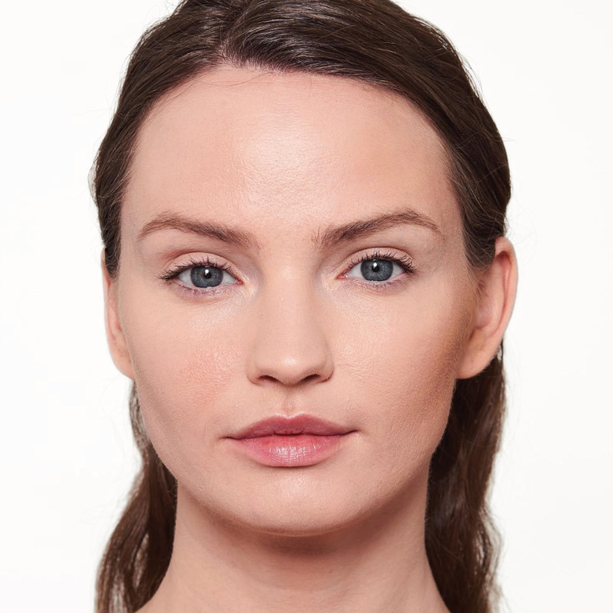 L'Oreal Paris close-up texture of powder showing fine milled finish for smooth coverage