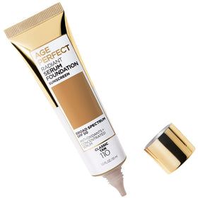 L'Oreal Paris pump dispensing foundation texture for smooth application