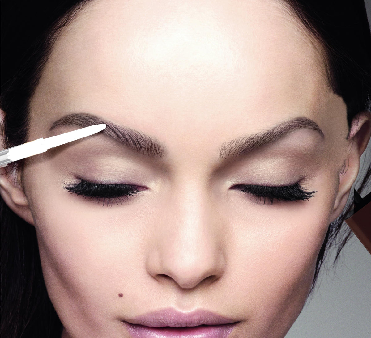 L'Oreal Paris pencil water droplets test highlighting waterproof wear benefit