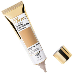 L'Oreal Paris pump dispensing foundation, demonstrates easy controlled application