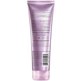 L'Oreal Paris conditioner used by model for glossy, smooth hair result