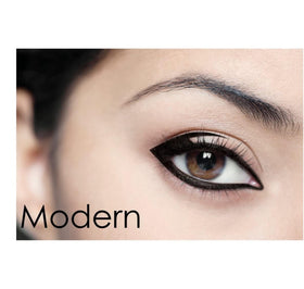 L'Oreal Paris application on upper lashline showing precise definition benefit