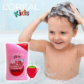 L'Oreal Paris kids shampoo in bathroom during bathtime, simplifies and speeds routine