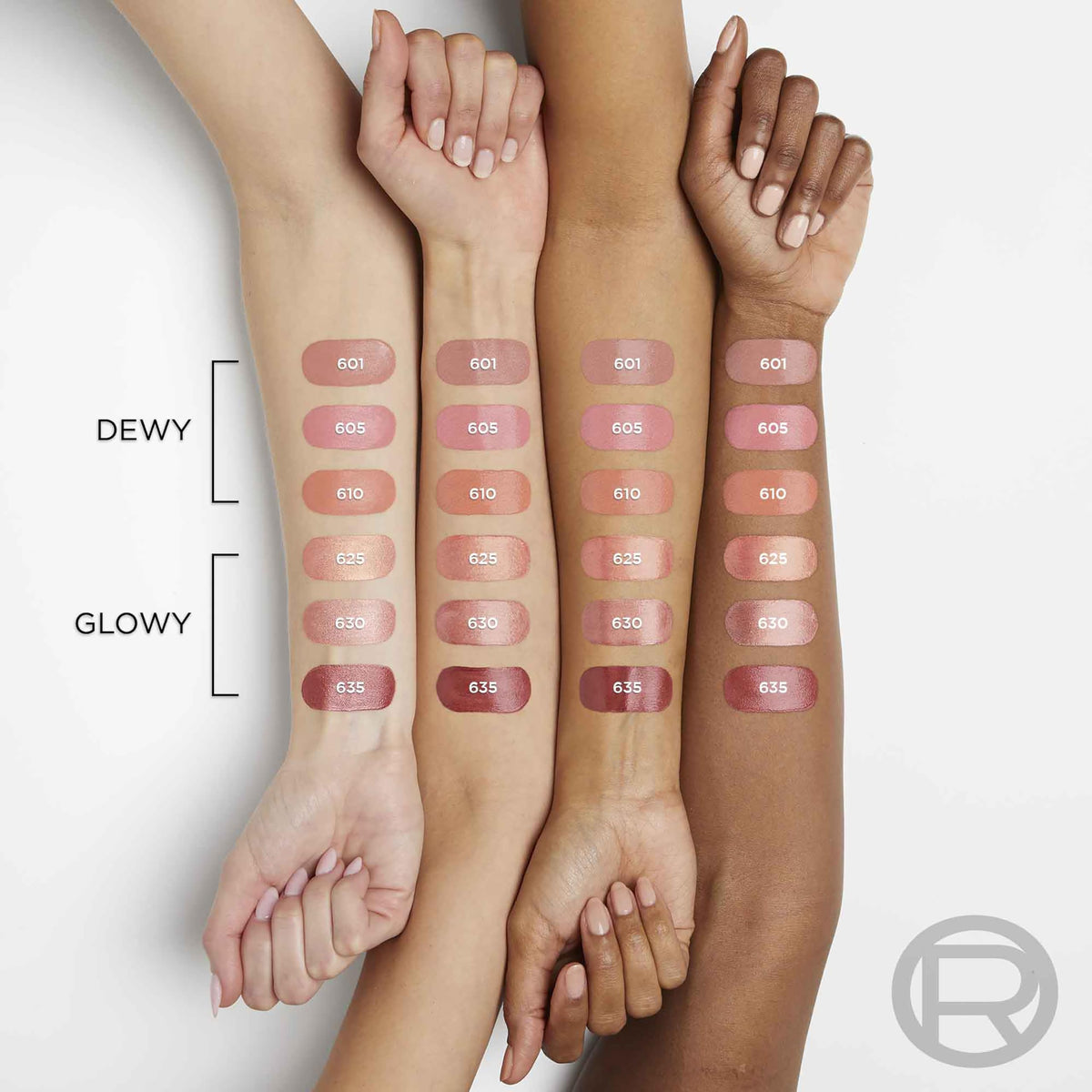 L'Oreal Paris cheek application in mirror, creates natural radiant flush